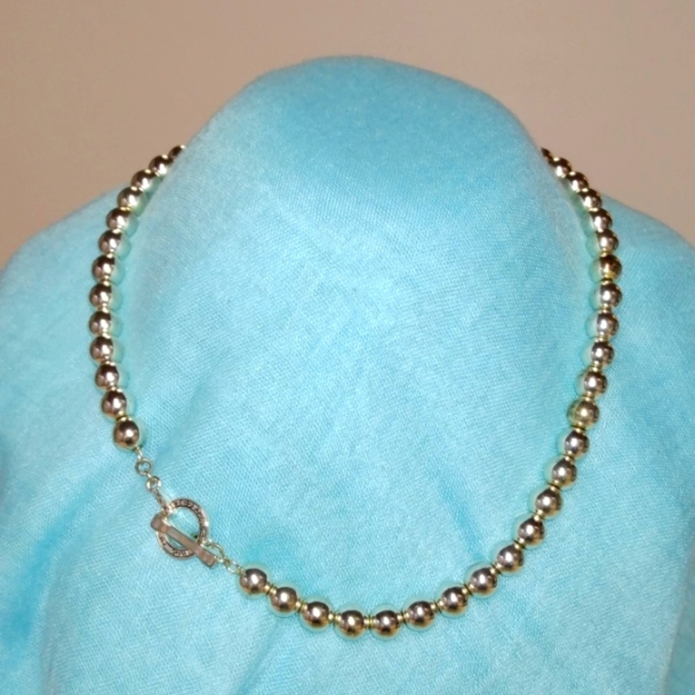 3-22 American living silver tone necklace on chain toggle closing